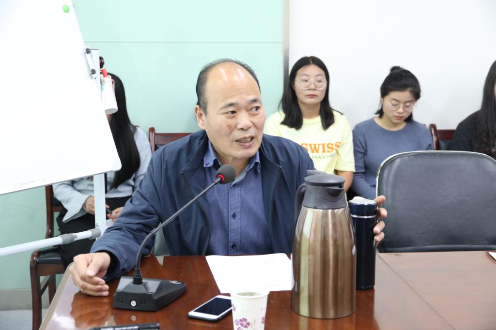 ac米兰官网中文网站新生入学教育——“求是”讲堂（一）